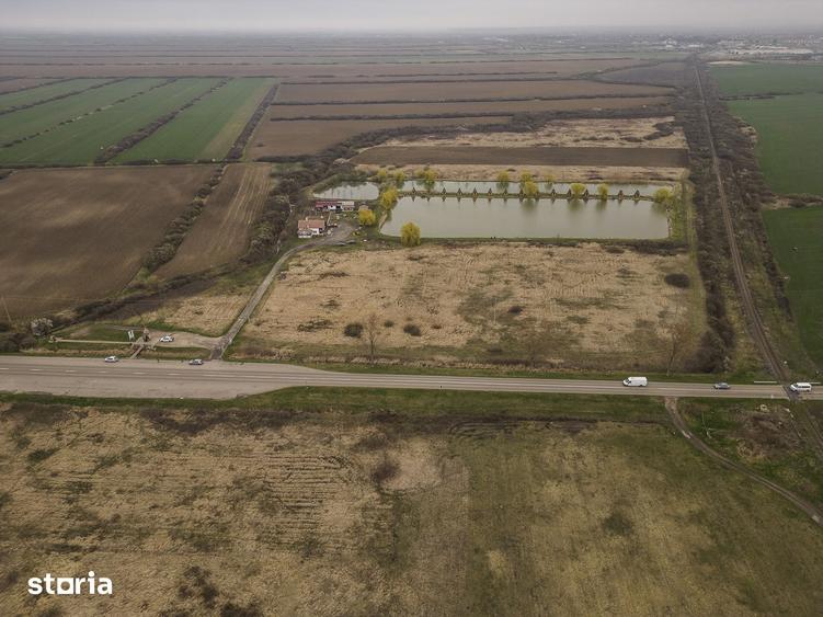 Teren de 8600 mp, în Ineu