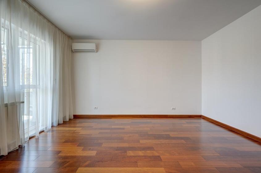 Apartament cu 4 camere în Polonă