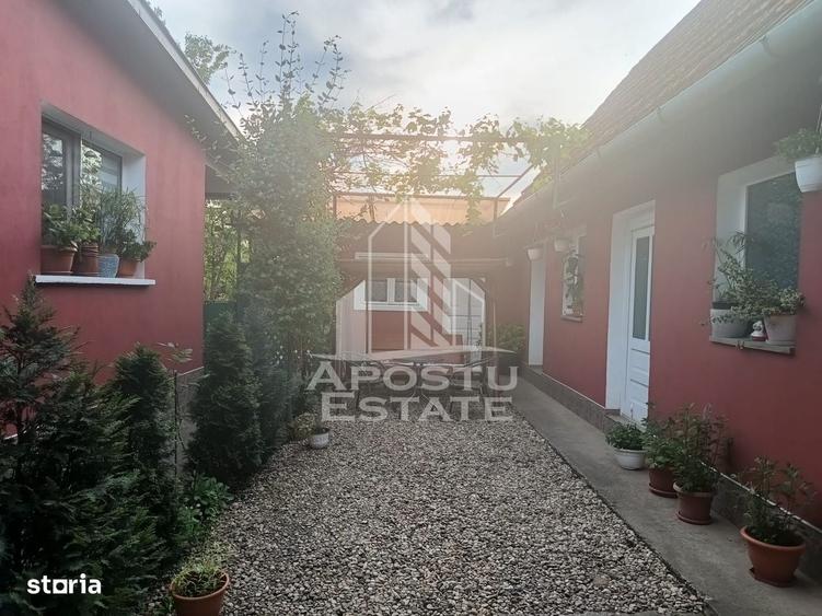 Casă cu 4 camere în Central