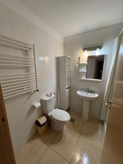 Apartament cu 3 camere decomandat în Titan