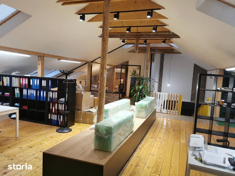Spațiu comercial, de 240 mp, în Titan