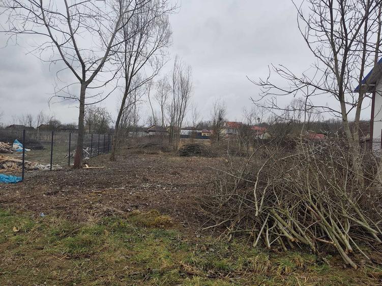 Teren de 470 mp, în Găvana