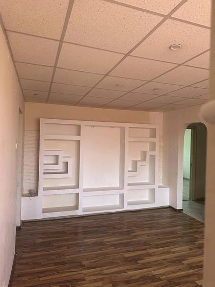 Apartament cu 3 camere semidecomandat în Giurgiului