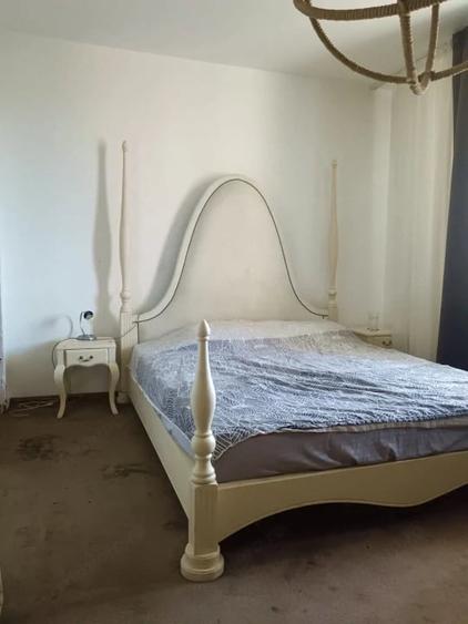 Apartament cu 4 camere decomandat în Titulescu