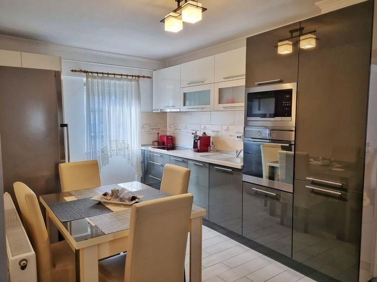 Apartament cu 2 camere decomandat în Carpați 2