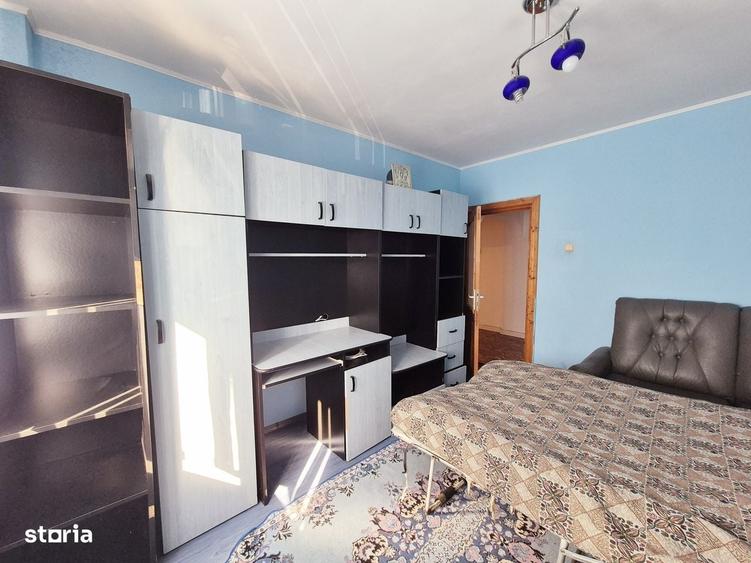 Apartament cu 3 camere decomandat în 1 Mai