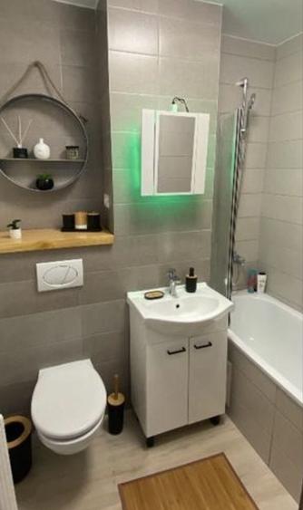 Apartament cu 3 camere decomandat în P-ța Maria