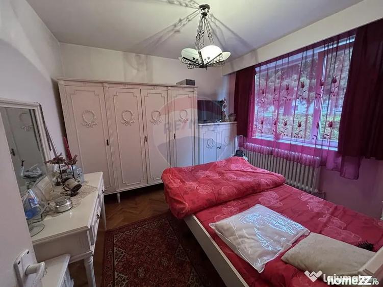 Apartament cu 3 camere decomandat în Central