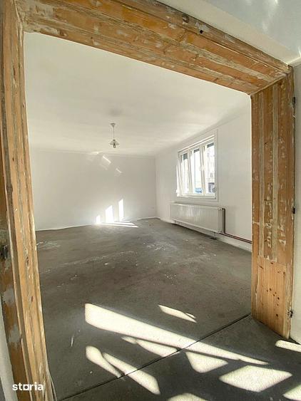 Apartament cu 3 camere în Traian