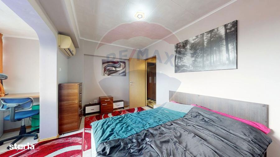 Apartament cu 3 camere decomandat în Triaj