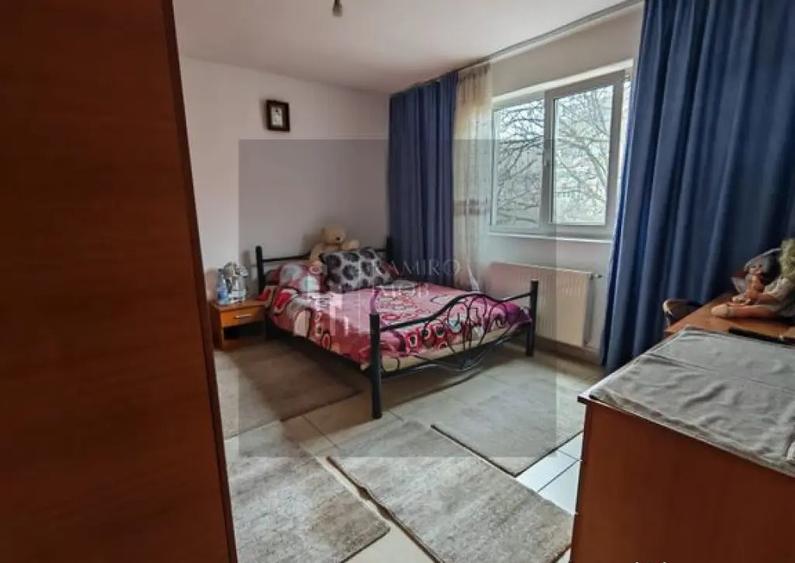 Casă cu 7 camere cu Teren 190 Mp în Berceni