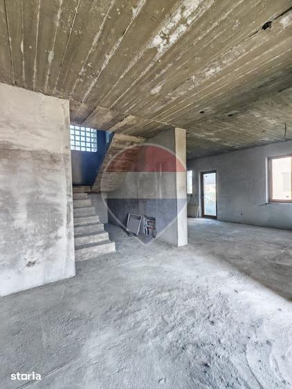 Casă cu 5 camere decomandat cu Teren 570 Mp în Central