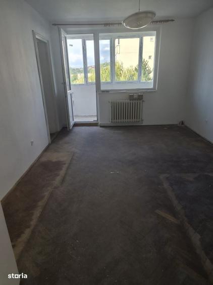 Apartament cu 2 camere decomandat în Dâmbu Pietros