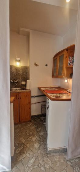 Apartament cu 2 camere decomandat, mobilat în Universitate