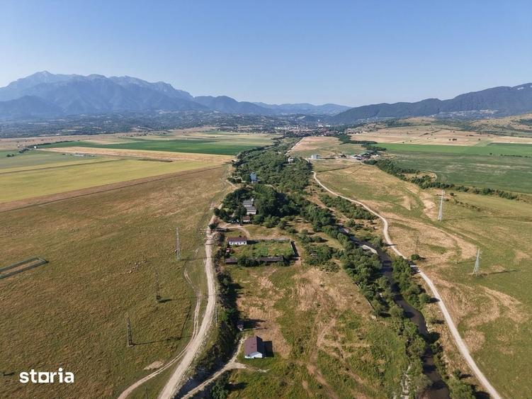 Casă cu 3 camere cu Teren 7500 Mp în Central