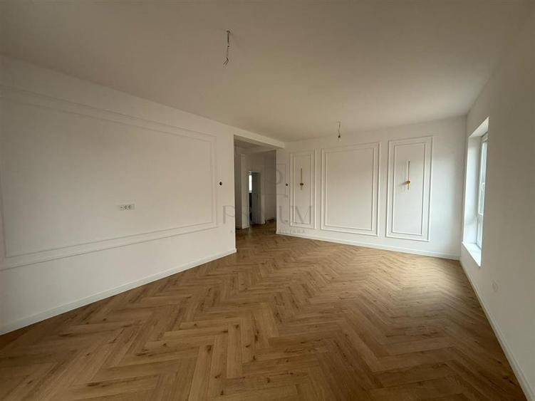 Casă individuală cu 5 camere cu Canalizare în Moșnița Nouă