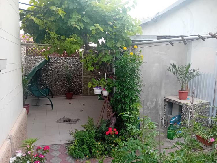 Casă cu 4 camere în Costi