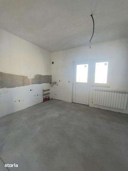 Casă cu 4 camere cu Teren 500 Mp în Central