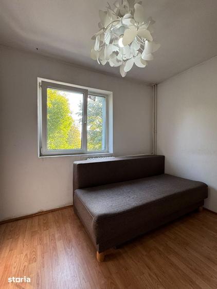 Apartament cu 3 camere semidecomandat în Sălaj