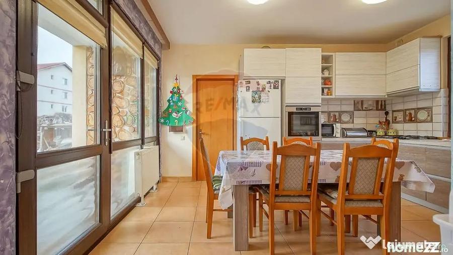 Casă cu 4 camere cu Teren 443 Mp în Tractorul