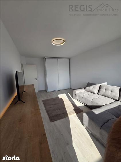 Apartament cu 3 camere decomandat, mobilat în Tractorul