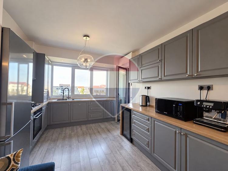 Apartament cu 3 camere semidecomandat, mobilat în Calea Turzii