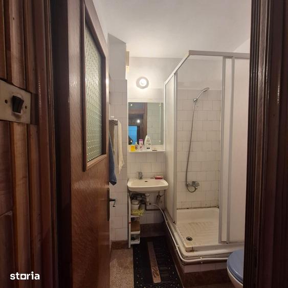 Apartament cu 4 camere decomandat în Republicii