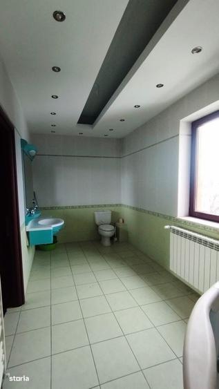 Casă cu 4 camere cu Teren 1130 Mp în Central