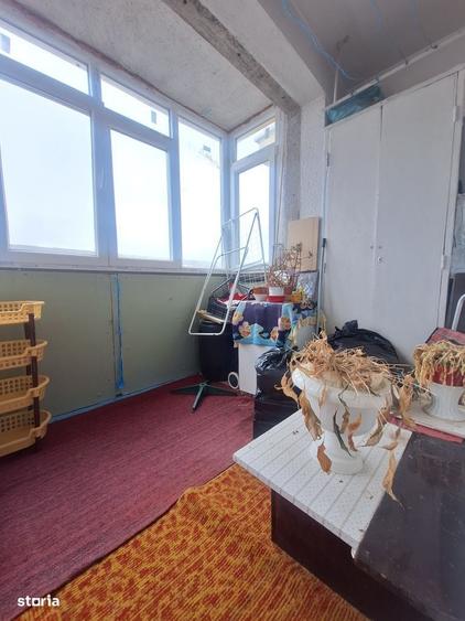 Apartament cu 3 camere decomandat în Obor