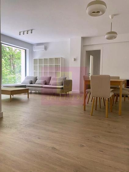 Apartament cu 4 camere decomandat în Armeneasca