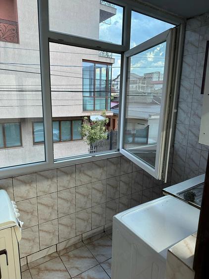 Apartament cu 2 camere semidecomandat în Dacia