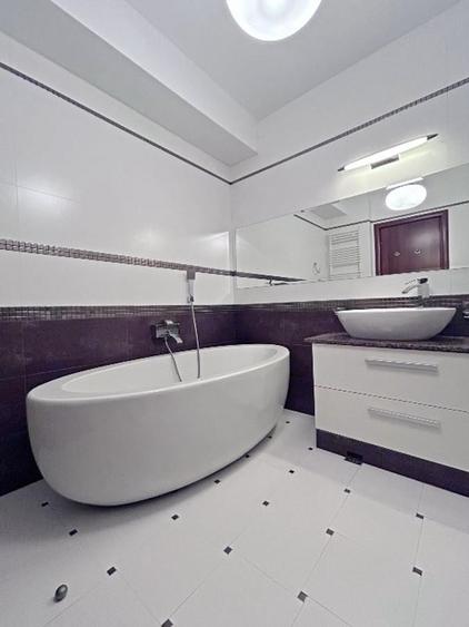 Apartament cu 3 camere decomandat în Băneasa