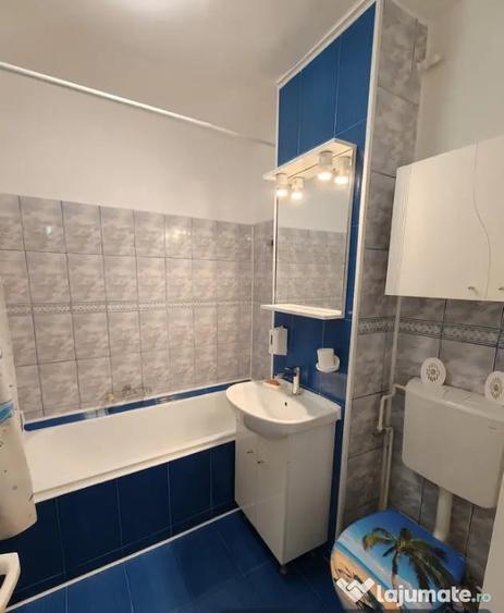Apartament cu 3 camere decomandat în Triaj