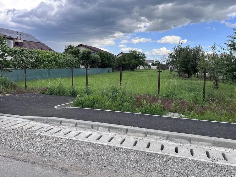 Teren de 1219 mp, în Bănești