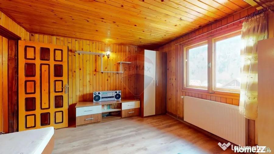 Casă cu 7 camere cu Teren 286 Mp în Platoul Izvor