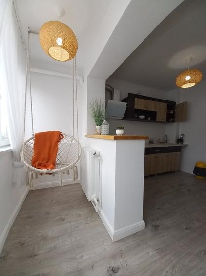 Apartament semidecomandat în Mihai Bravu