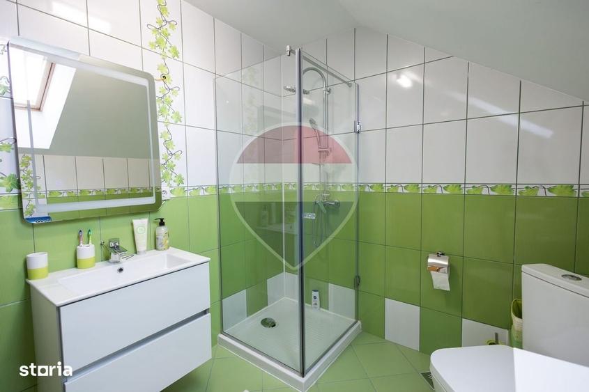 Casă cu 4 camere cu Teren 1007 Mp în Vad