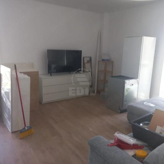 Apartament cu 2 camere semidecomandat în Florești