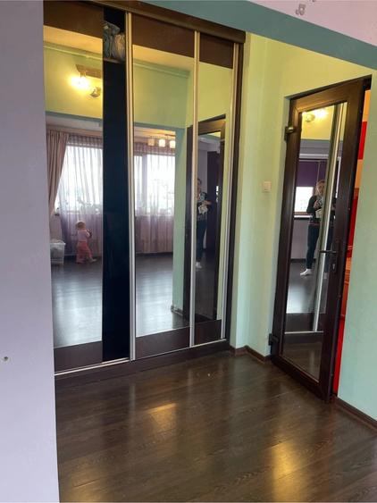 Apartament cu 3 camere semidecomandat în Turda