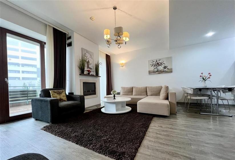 Apartament cu 3 camere decomandat, mobilat în Poiana Brașov