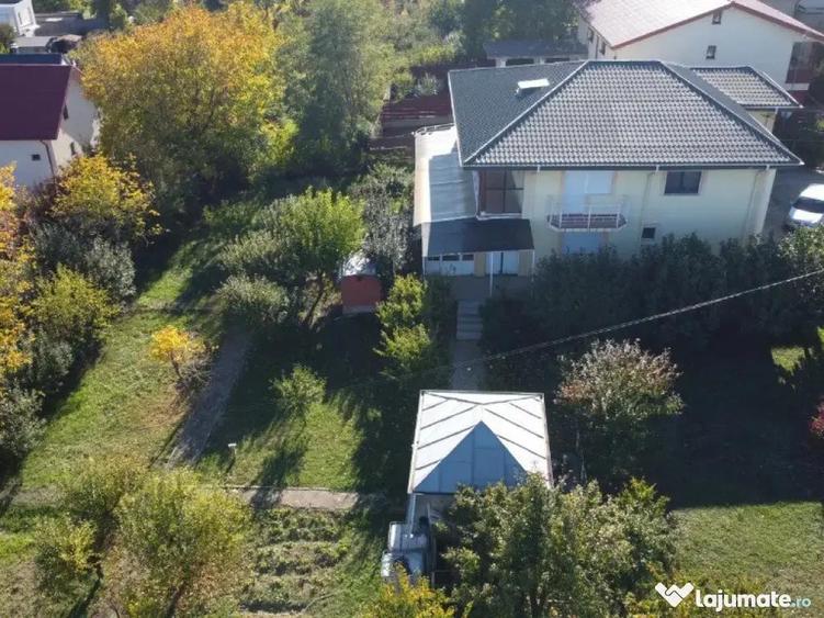 Casă cu 6 camere cu Teren 2000 Mp în Bucium