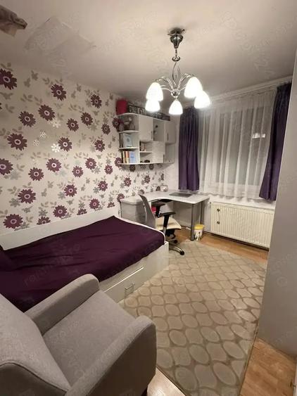 Apartament cu 4 camere decomandat în Titan