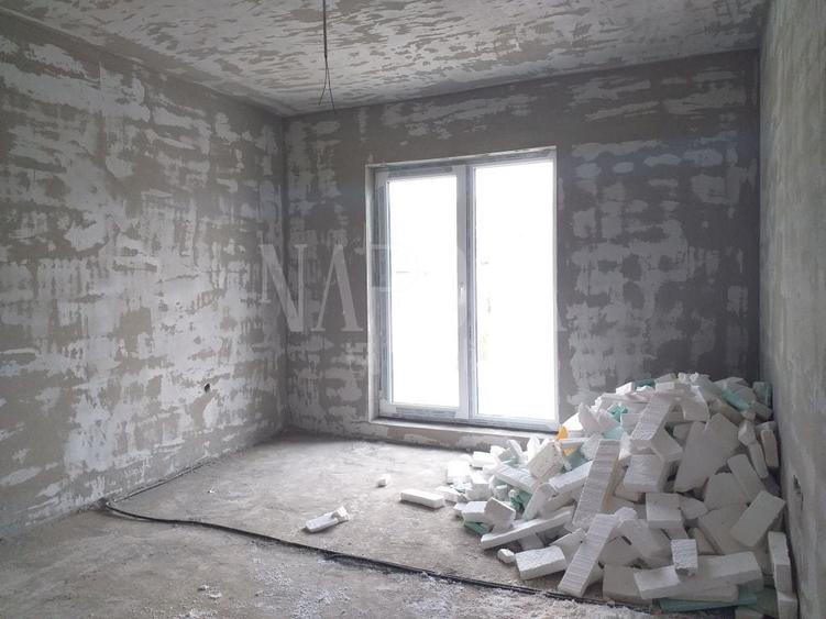 Duplex cu 4 camere cu Canalizare în Iris