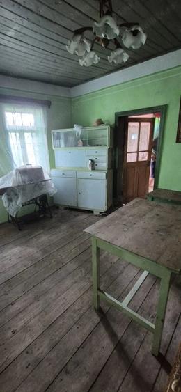 Casă cu 4 camere cu Teren 1048 Mp în Valea Seacă