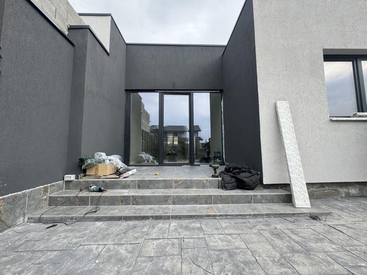 Duplex cu 3 camere cu Canalizare în Moșnița Veche
