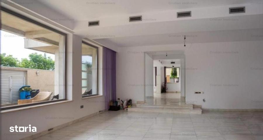 Casă cu 4 camere cu Teren 300 Mp în Central