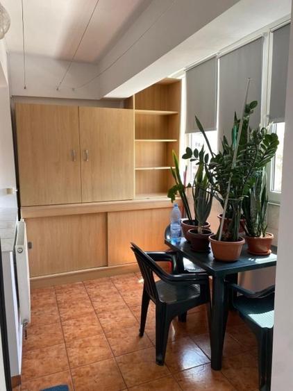 Apartament cu 2 camere semidecomandat, mobilat în Dorobanți