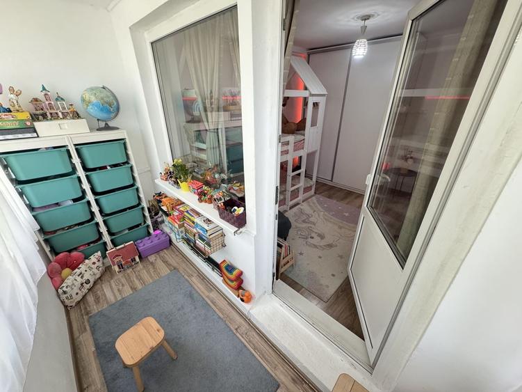 Apartament 2 camere complet renovat | Zona Liceul Traian | Etaj 1 - 11