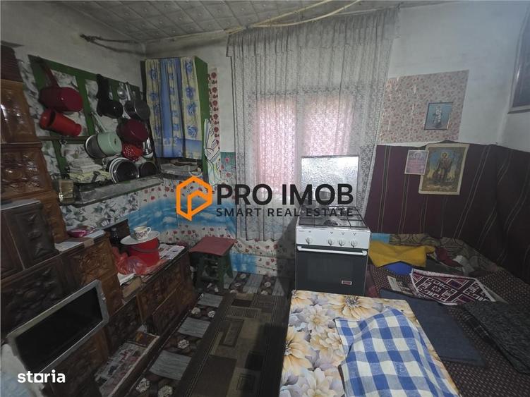 Casă cu 3 camere semidecomandat cu Teren 500 Mp în Central