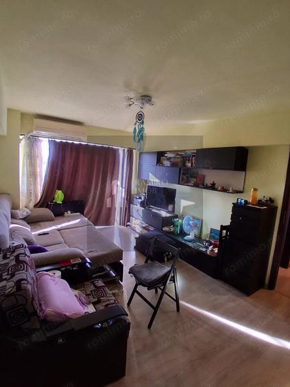 Apartament cu 3 camere semidecomandat în Gorjului
